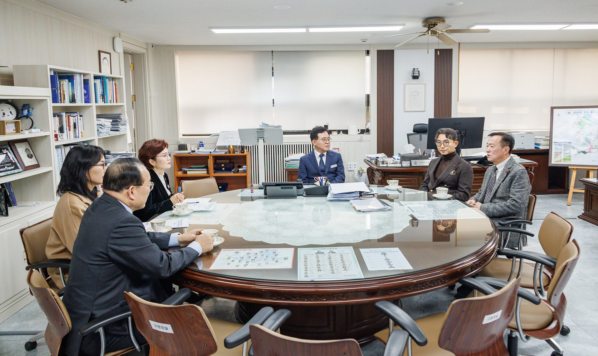  더와이즈치과병원 성금 전달식